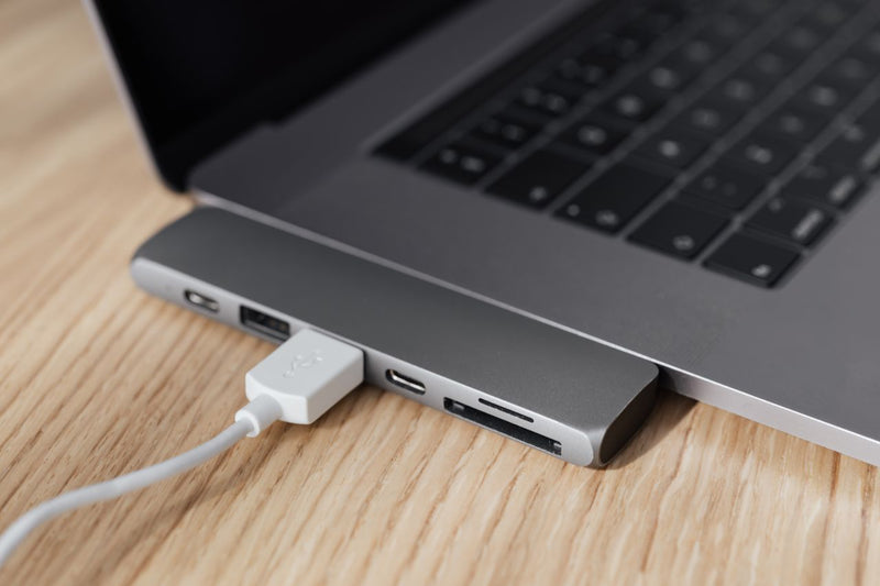 Docking Stations & USB Hubs